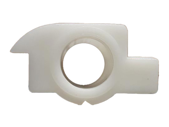 Nylonbøsning venstre for P1005 - P1006